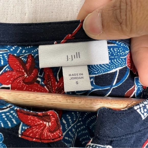 J Jill Jersey Maxi Dress Blue Red Floral Short Sleeve size S Small - Picture 4 of 7